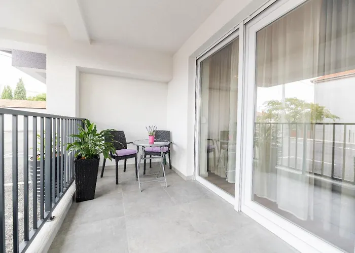 Sunny Bulevard Apartment *