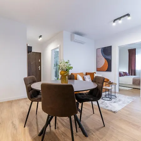 Sunny Bulevard With Private Parking *