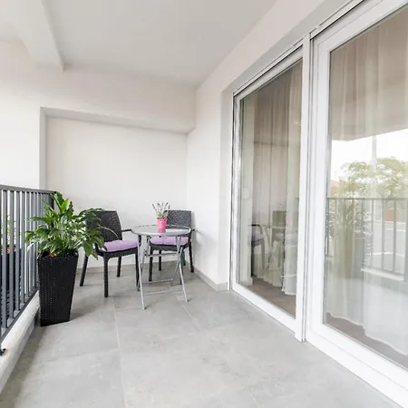 Sunny Bulevard Apartment *